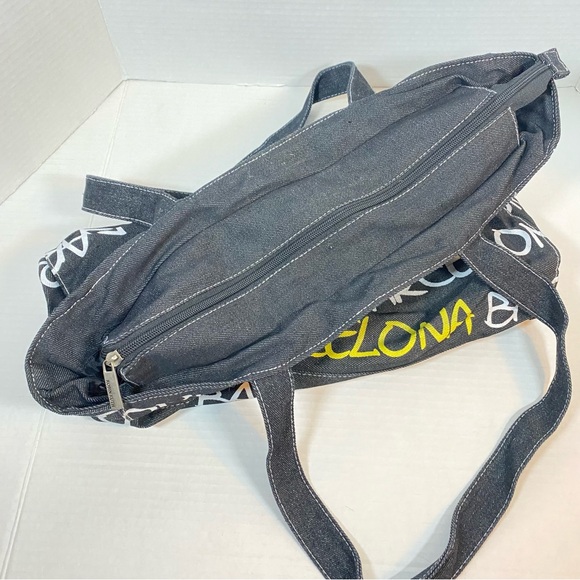 Robin Ruth Barcelona Canvas Tote Bag - Picture 5 of 9